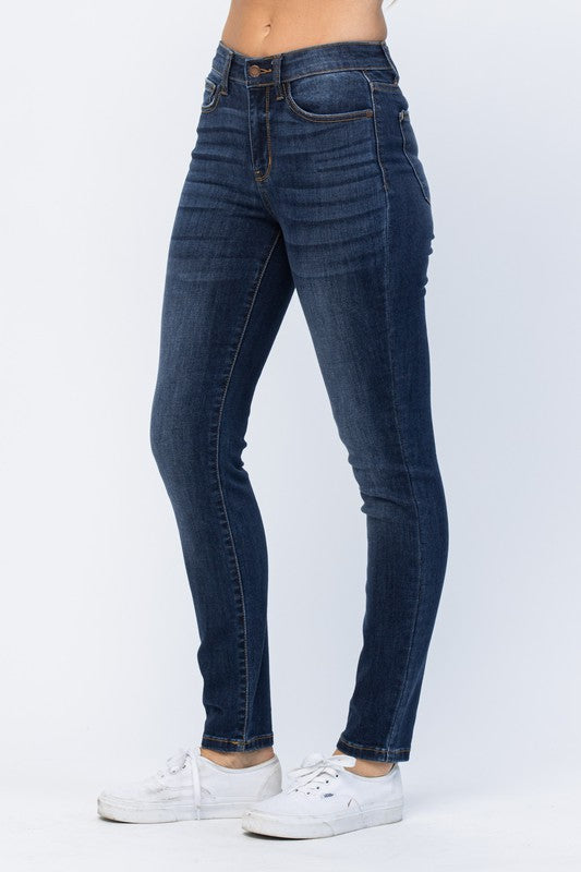 Judy Blue Hi-Rise Clean Dark Relaxed Fit