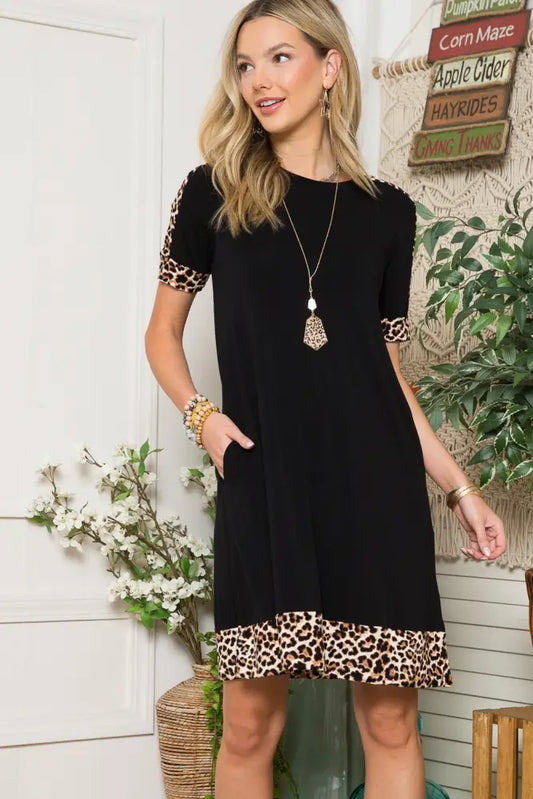 Short Sleeve Dress with pockets in Leopard Contrast