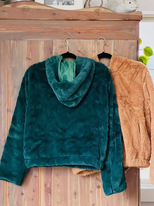 Cropped Faux Fur Jacket with zipper and Hood Green